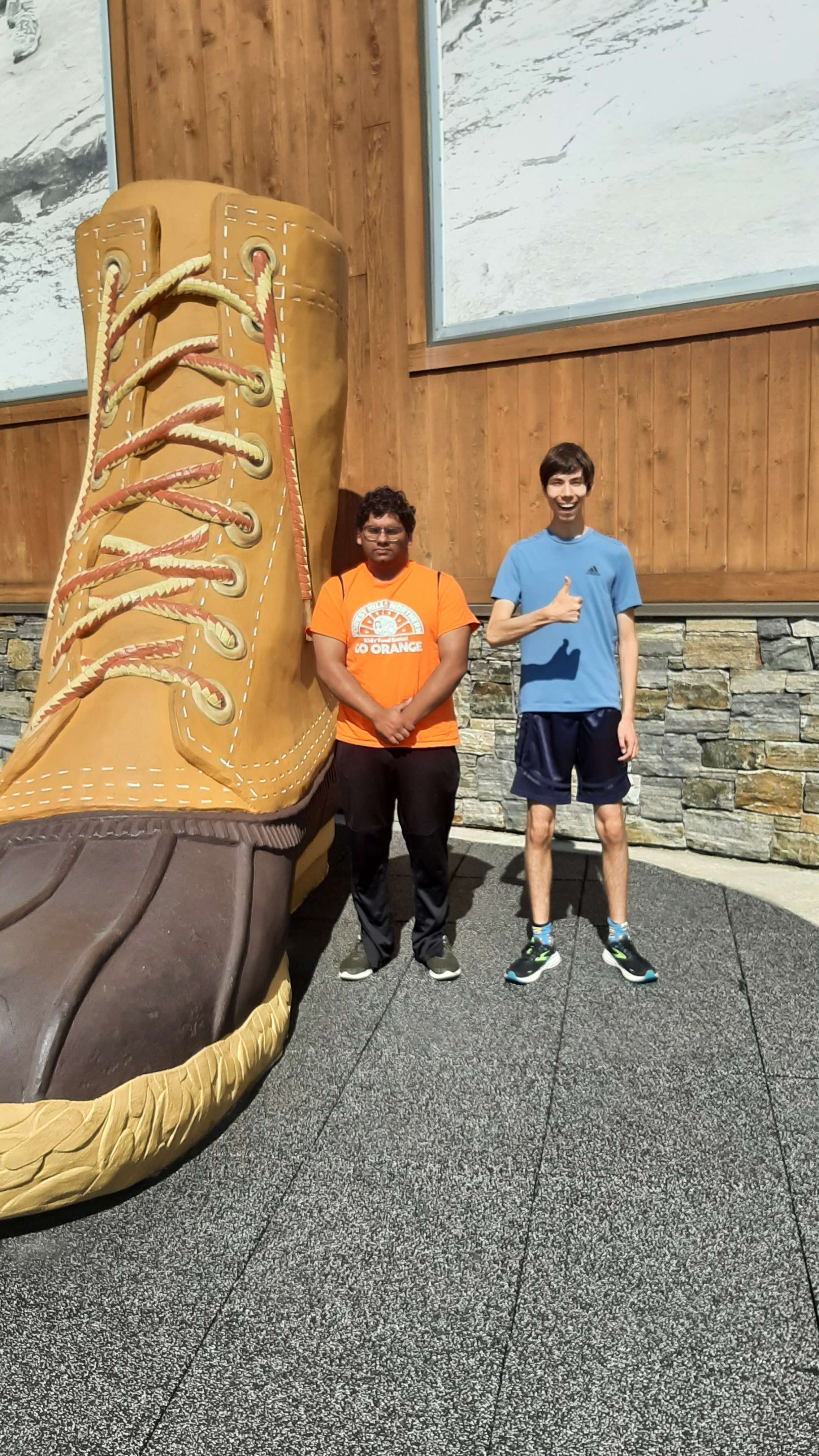 mall of america boot with friend