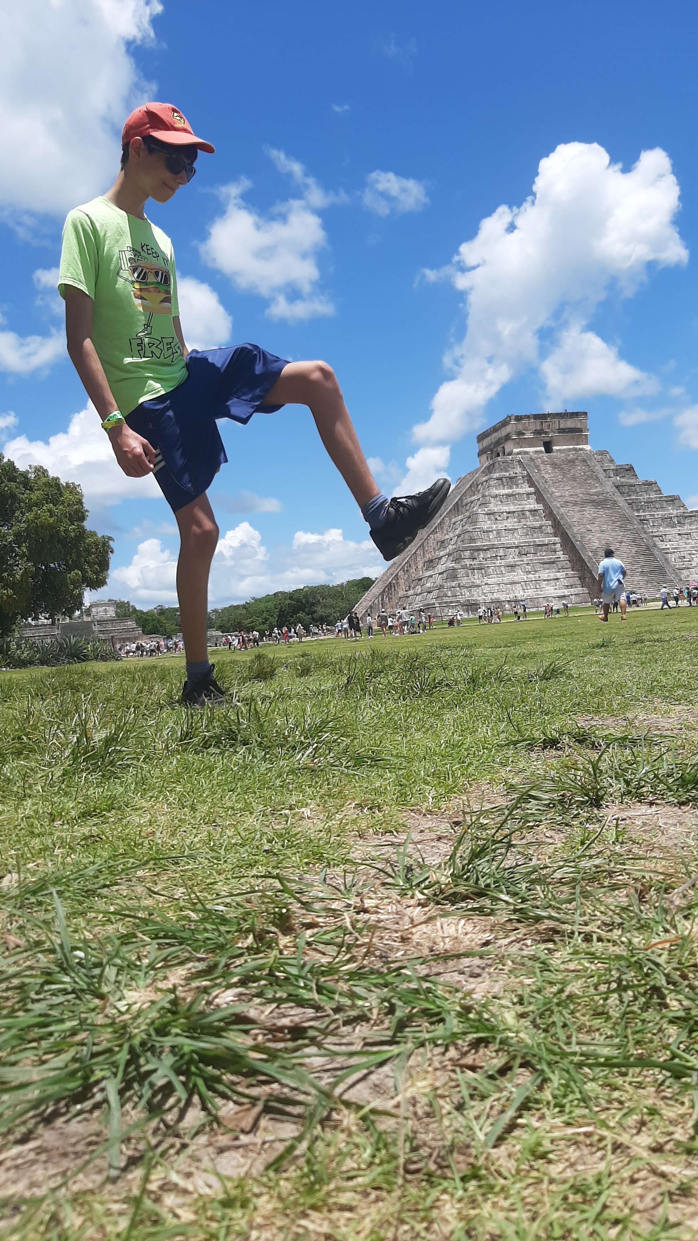 Image of me 'stepping' on the chichenitza temple